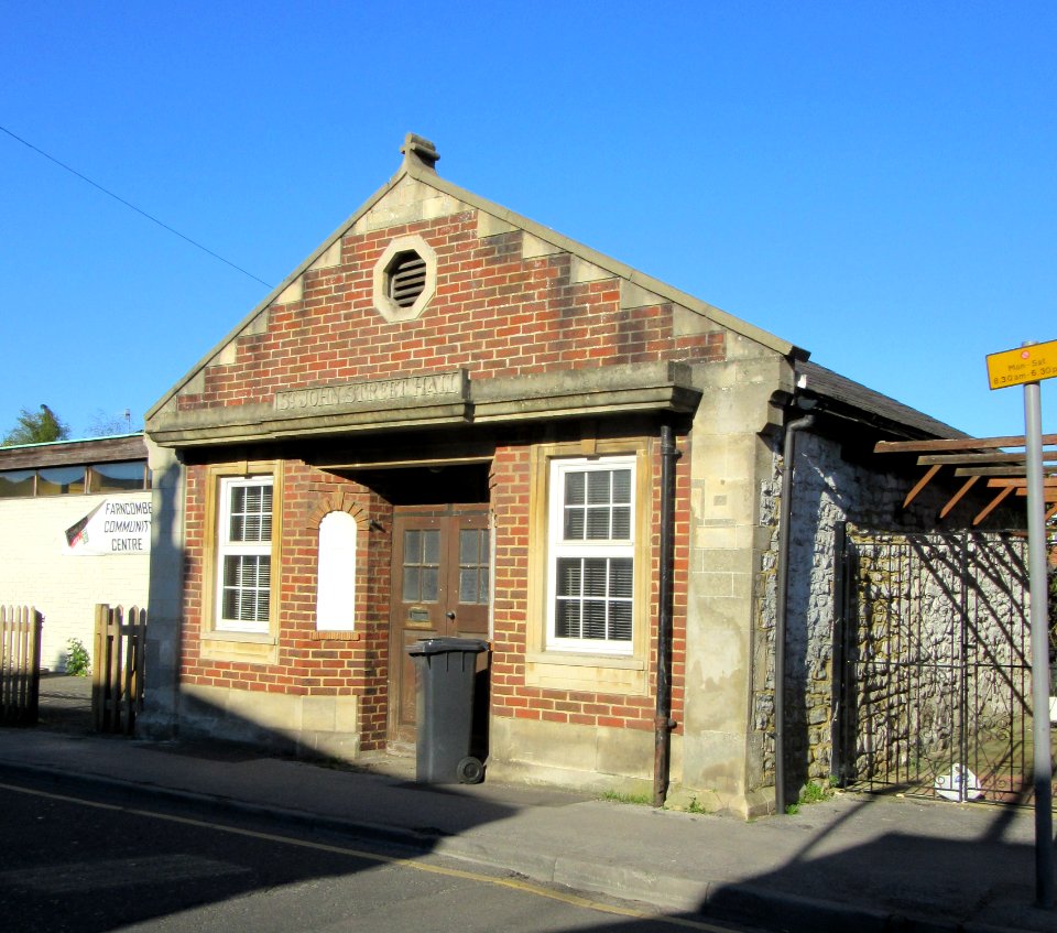 Former Farncombe Baptist Church, St John's Street, Farncombe (April 2015) (2)