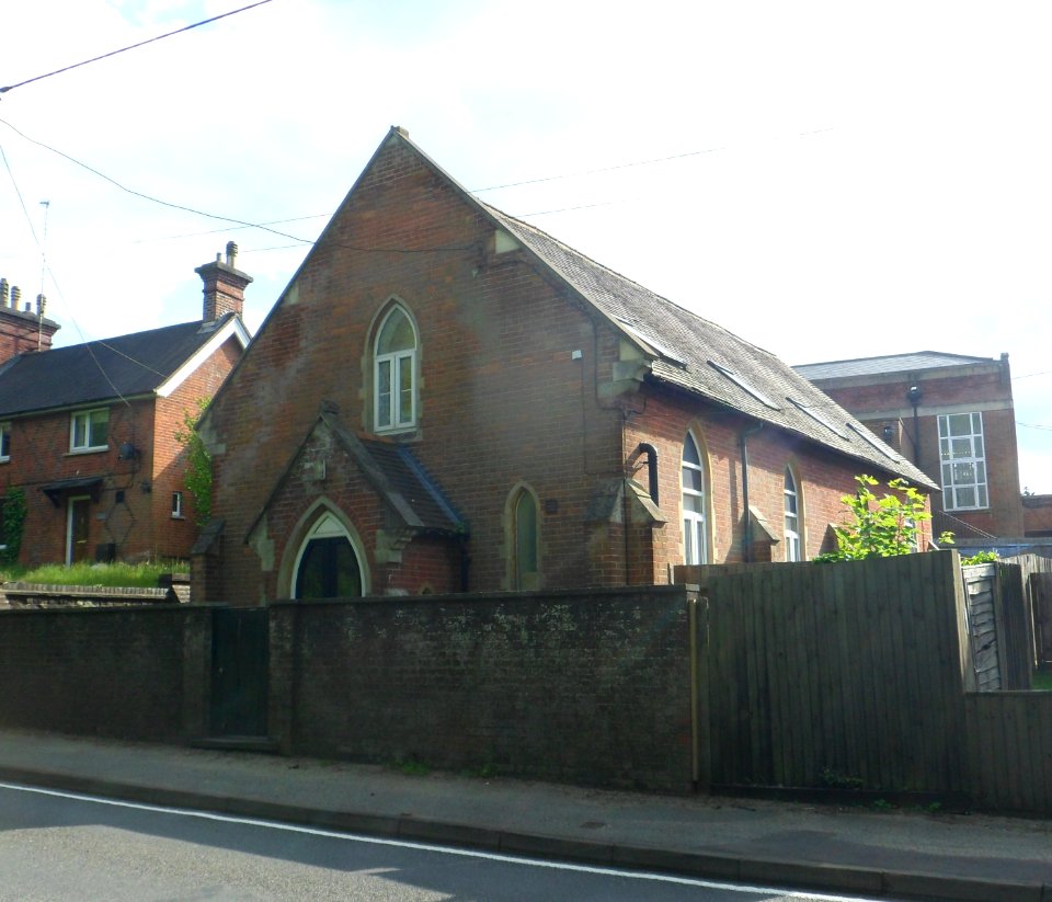 Former Congregational Chapel, Petworth Road, Wormley (May 2014) (3)