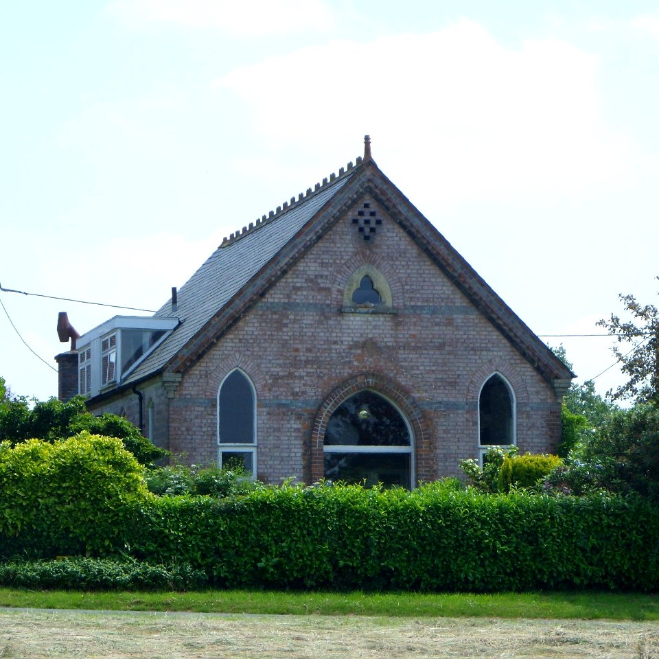 Former Congregational Church, Horsham Road, Forest Green (July 2013) (2)