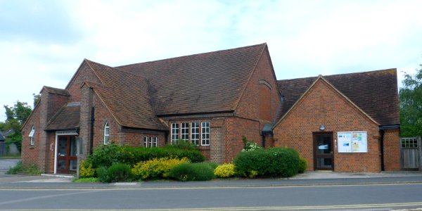 Former Cobham Methodist Church, Cedar Road, Cobham (May 2014) (3)