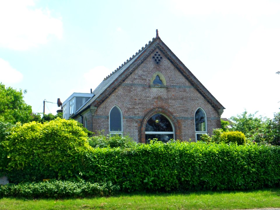 Former Congregational Church, Horsham Road, Forest Green (July 2013) (6)