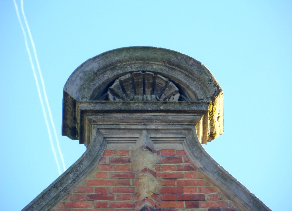 Former Cobden Road Baths, Cobden Road, Hanover, Brighton (January 2014) (Gable) (2)