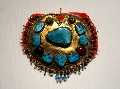 Forehead ornament, South Arabia, probably late 1800s, gold, pearls, turquoise, gemstones - Dallas Museum of Art - DSC04944
