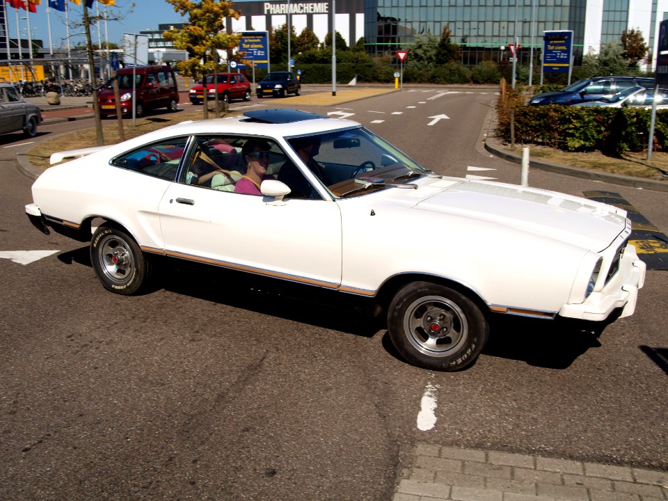 Ford Mustang II 2+2 04-VU-57 pic3