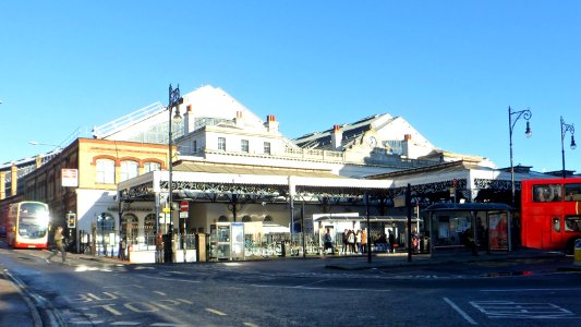 Forecourt of Brighton Railway Station, Queens Road, Brighton (January 2014) (2)