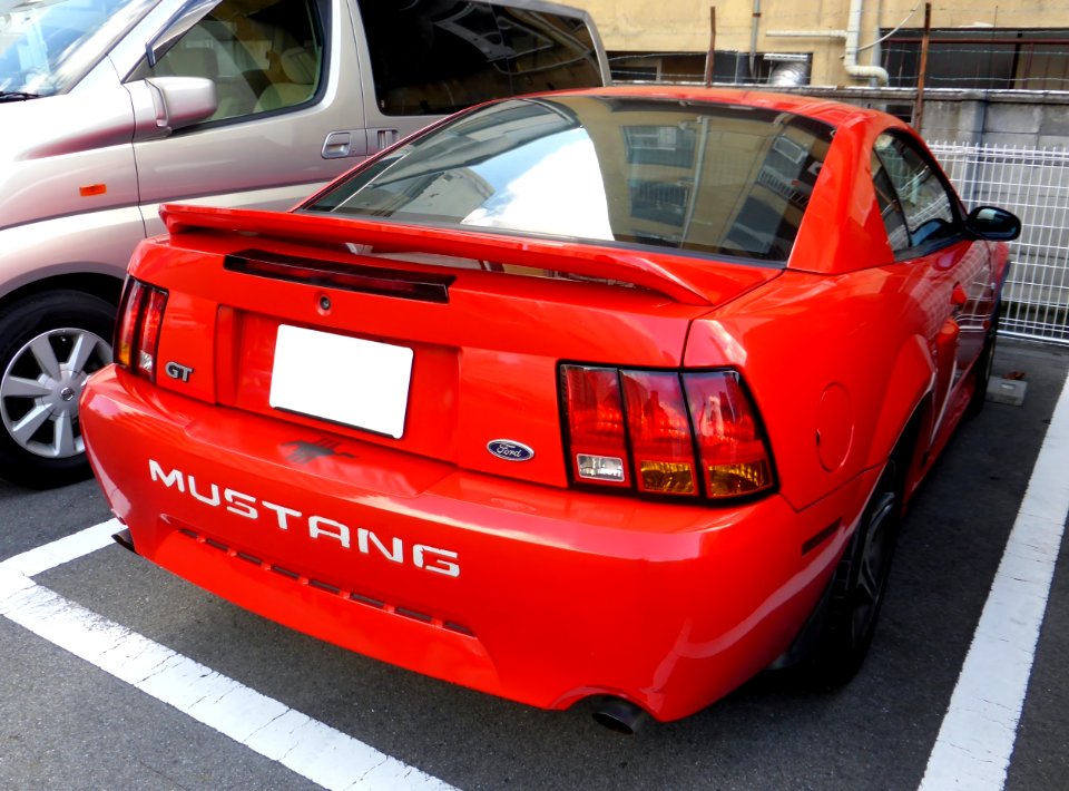 Ford MUSTANG GT Coupé (SN95) rear