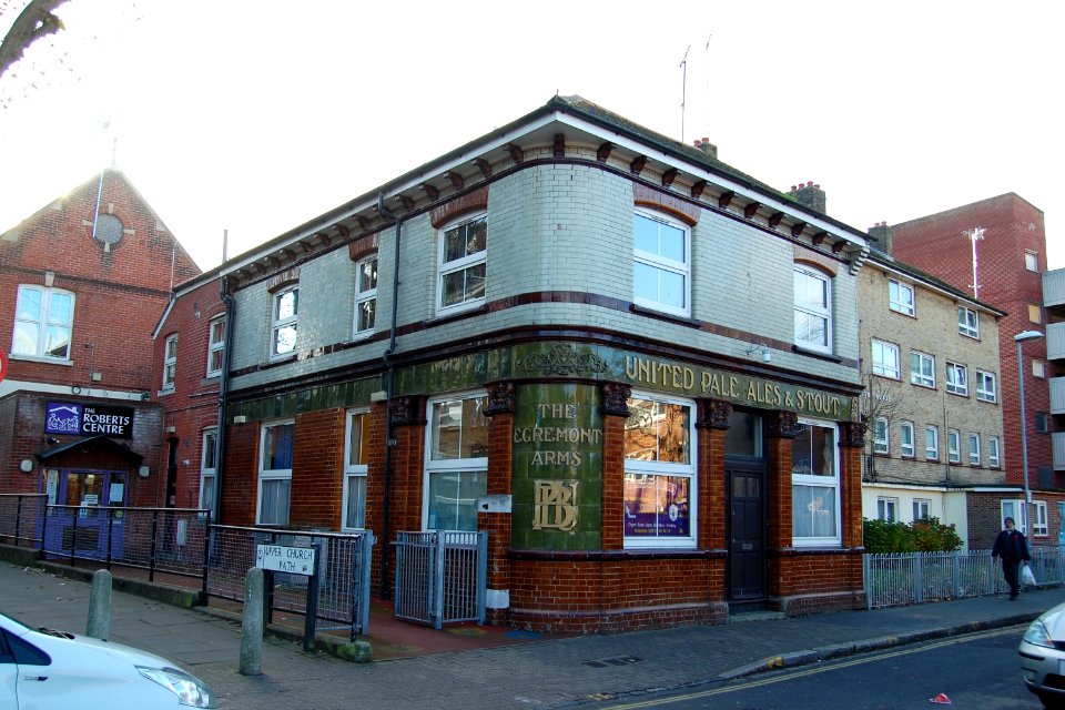 Former Egremont Arms pub, 52 Crasswell Street, Landport, Portsmouth (November 2017) (2)
