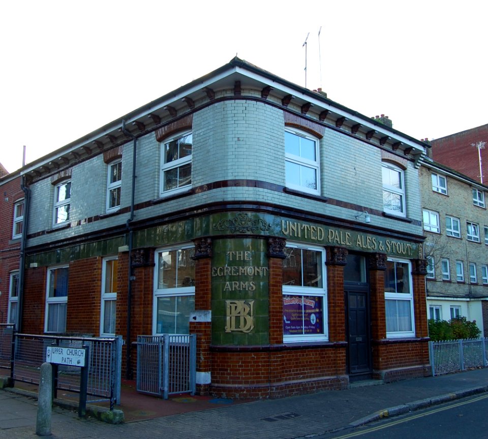 Former Egremont Arms pub, 52 Crasswell Street, Landport, Portsmouth (November 2017) (1)