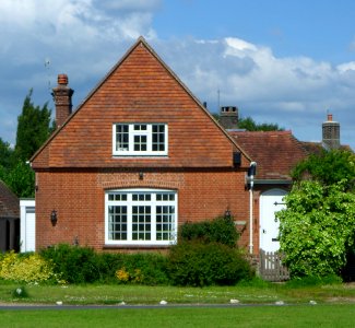 Former Congregational Chapel, Cranleigh Road, Shamley Green (May 2014) (2)