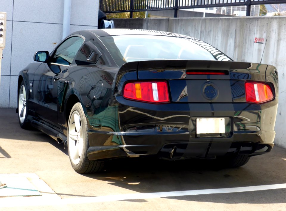 Ford MUSTANG V V8 GT Coup Premium rear