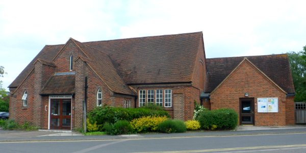 Former Cobham Methodist Church, Cedar Road, Cobham (May 2014) (4)