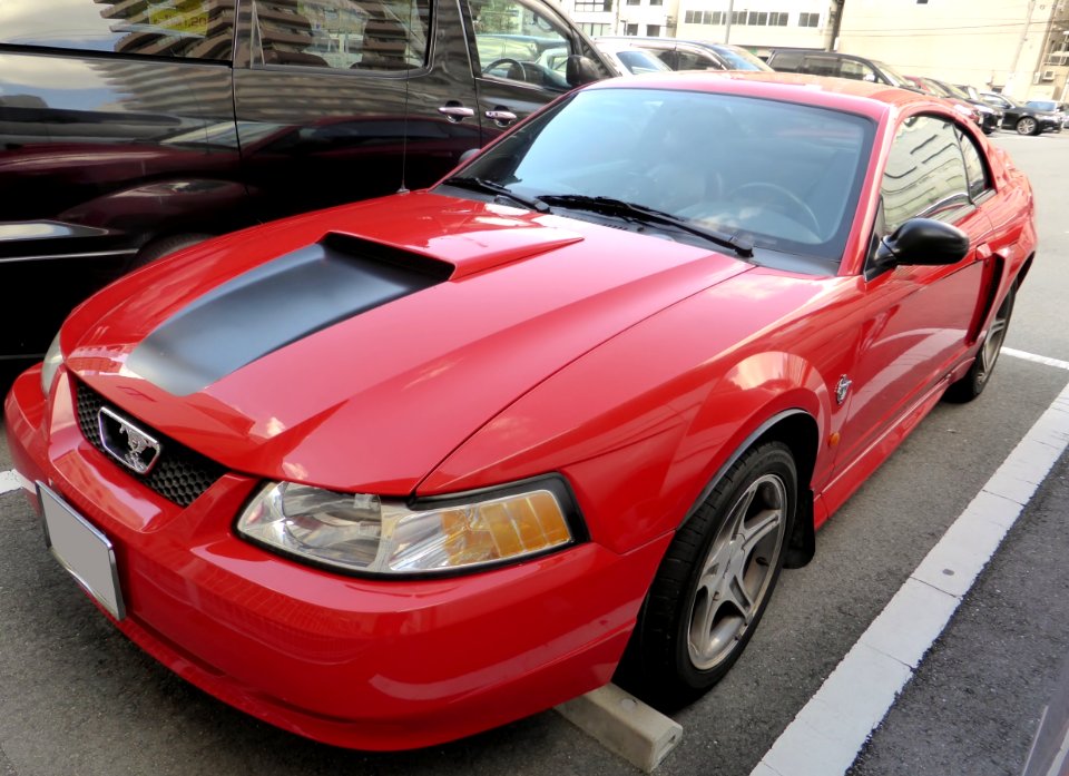 Ford MUSTANG GT Coupé (SN95) front