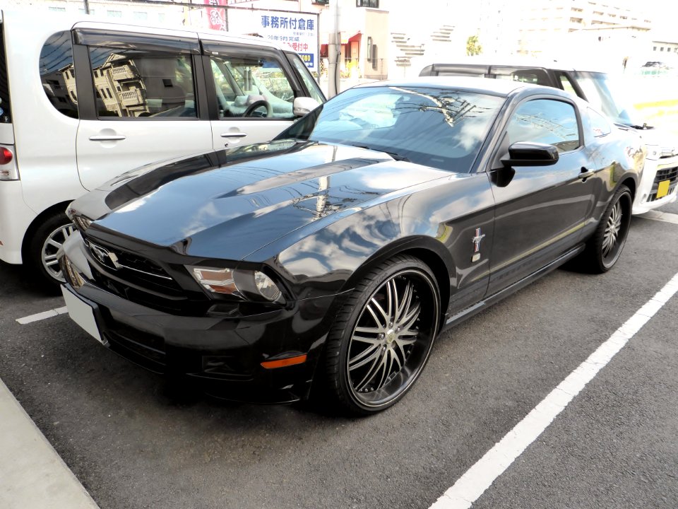 Ford MUSTANG V8 GT Coupé Premium (S197) front