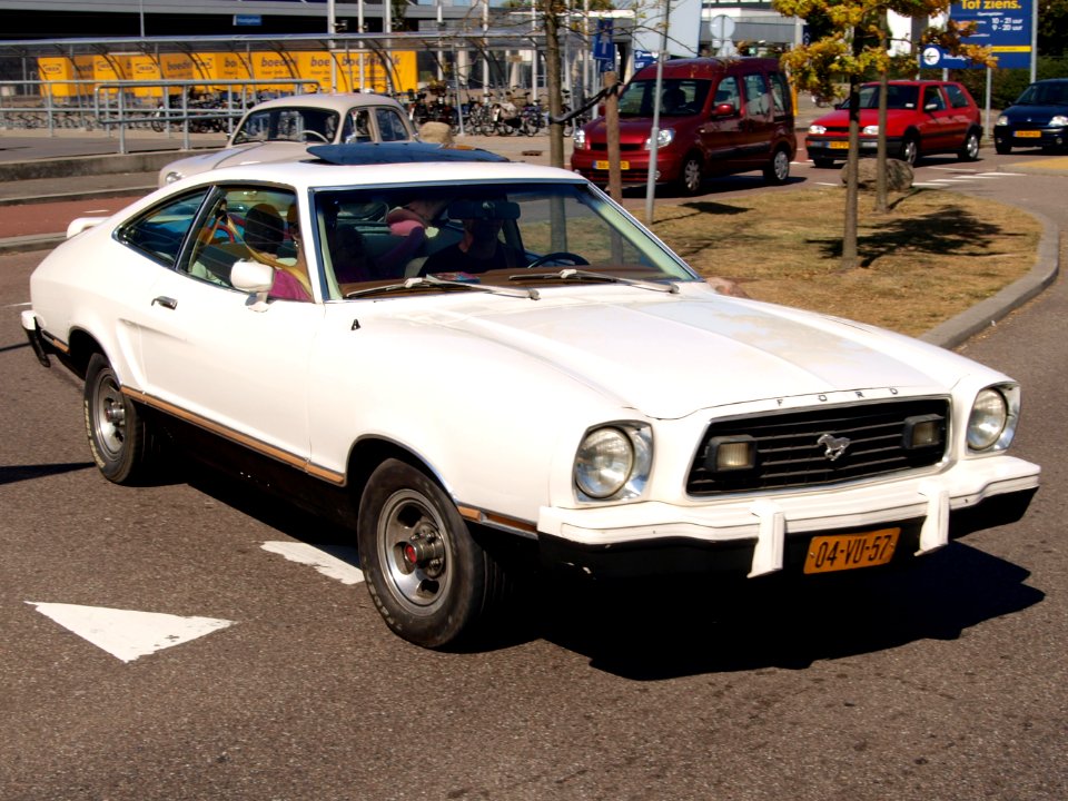 Ford Mustang II 2+2 04-VU-57 pic2