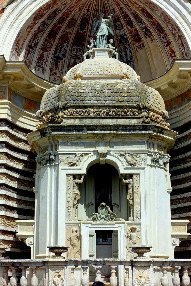 Fontana dell'organo detail - Villa d'Este - Tivoli, Italy - DSC03883