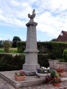 Fontaines-lès-Clercs (Aisne) monument aux morts