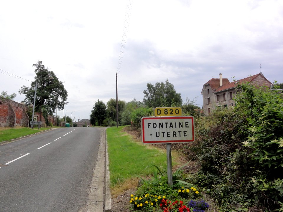 Fontaine-Uterte (Aisne) city limit sign
