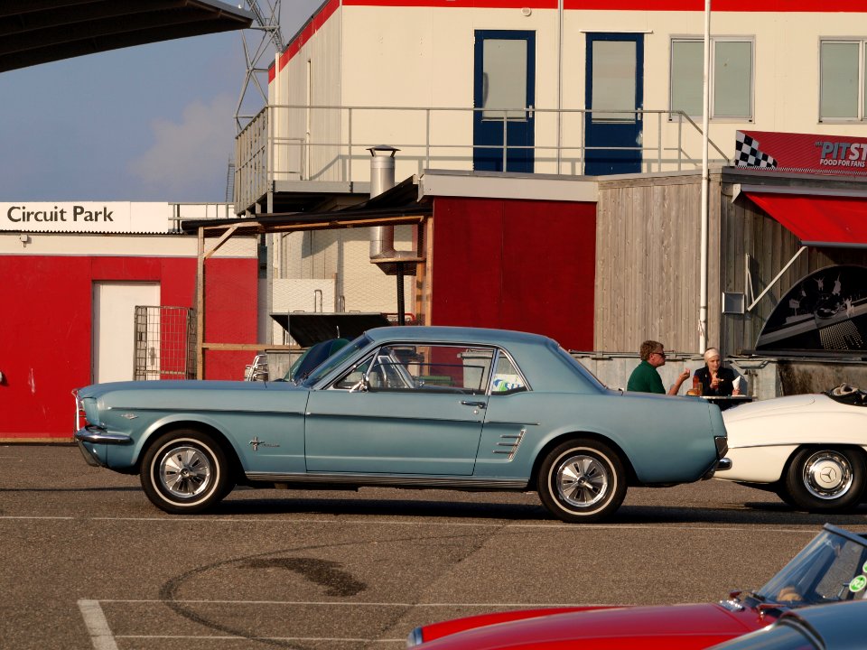 Ford Mustang dutch licence registration AE-58-61 pic1
