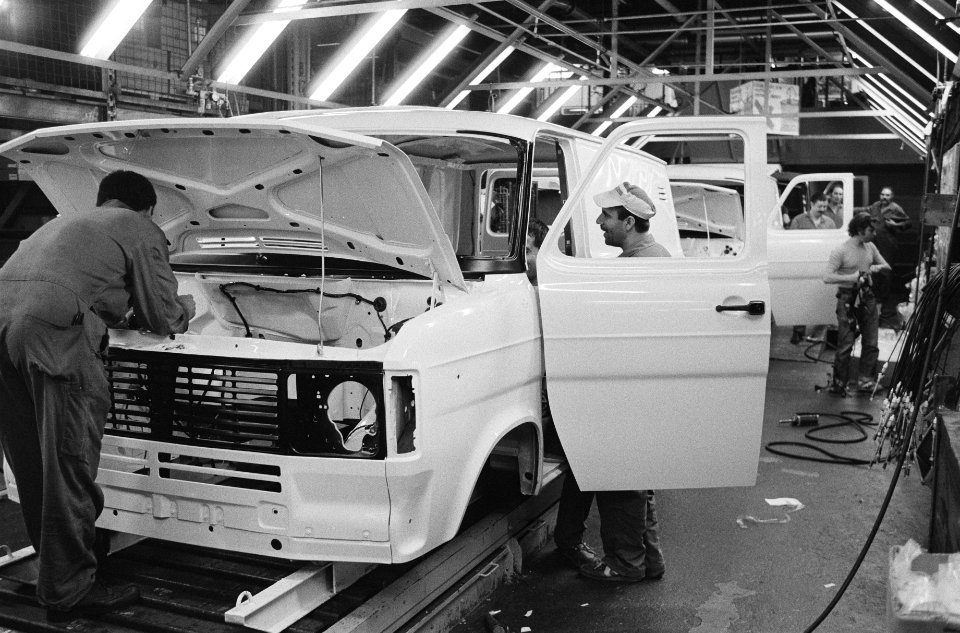 Fordfabriek in Amsterdam weer bezet i.v.m. dreigend ontslag werkzaamheden in de fabriek, Bestanddeelnr 931-5660