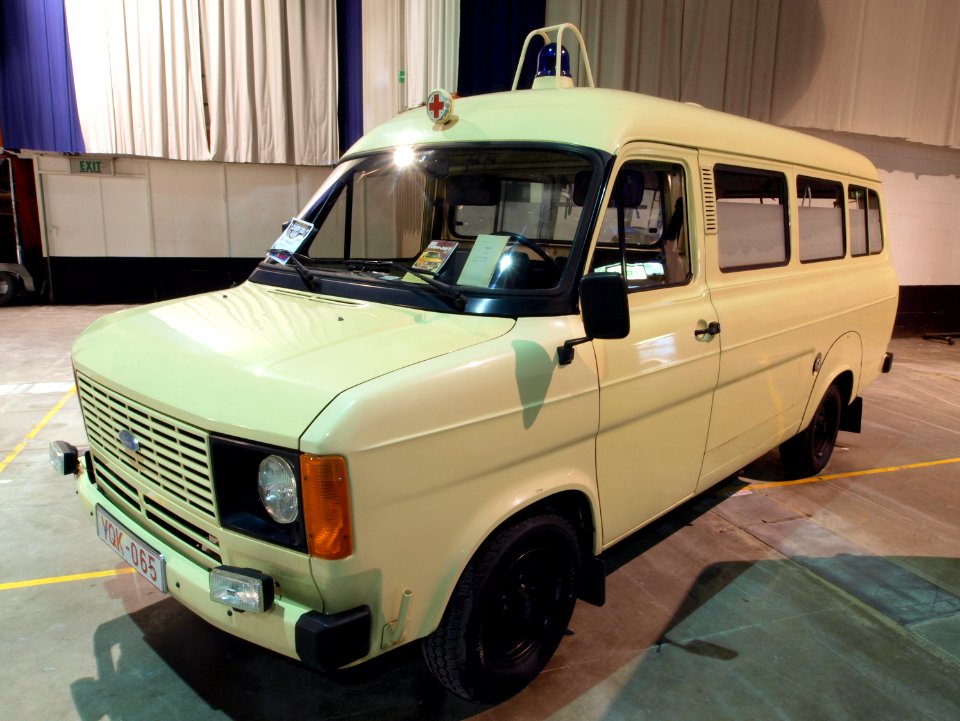 Ford Transit Ambulance pic2