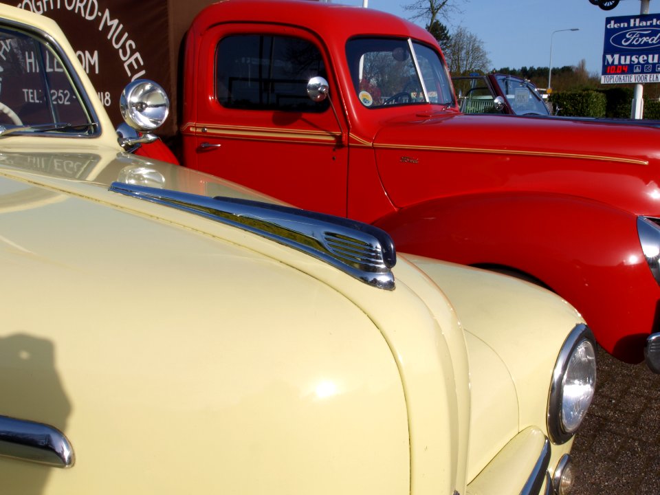 Ford V8 convertible, Dutch registration DR-69-34 pic1