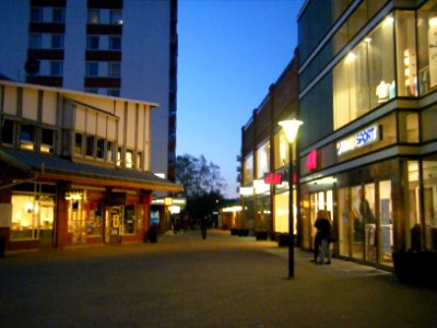 Forelltorget i Huddinge - april 2009 1