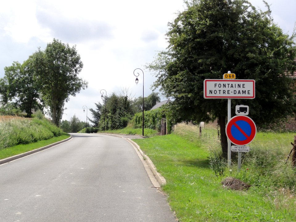 Fontaine-Notre-Dame (Aisne) city limit sign