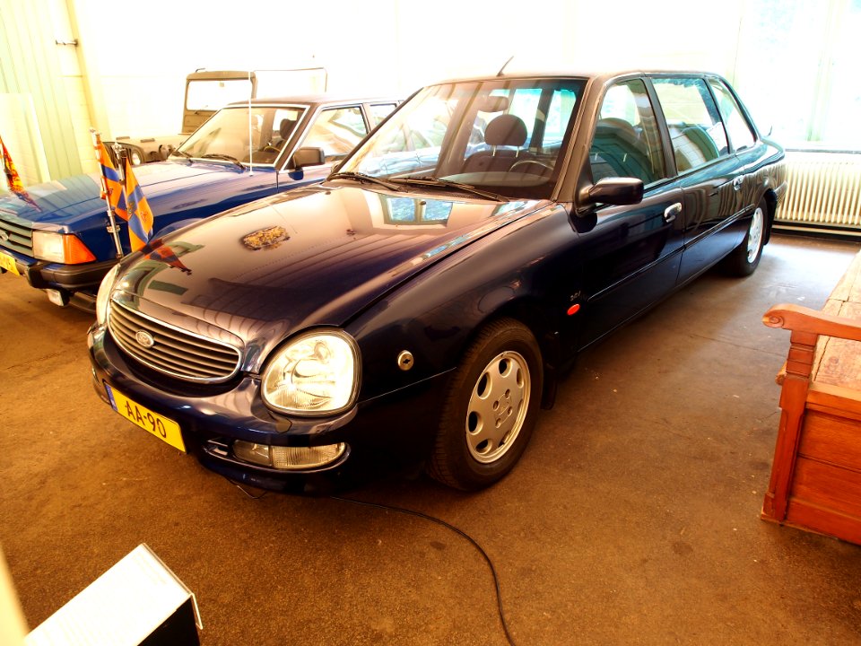 Ford Scorpio AA-90 of the Royal Dutch family, photo2