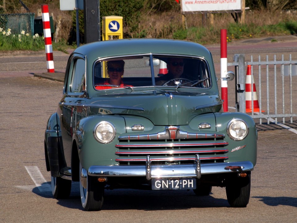 Ford Super de Luxe Coupe (1946), Dutch licence registration GN-12-PH, pic1