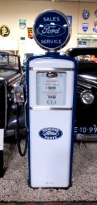Ford Service petrol pump