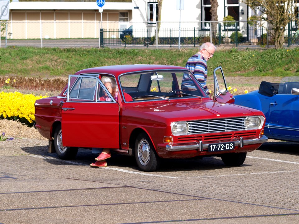 Ford Taunus, Dutch registration 17-72-DS pic-5