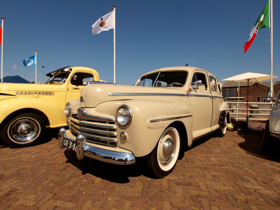 Ford Super DeLuxe 8 (1956), Dutch licence registration UX-31-86 pic2
