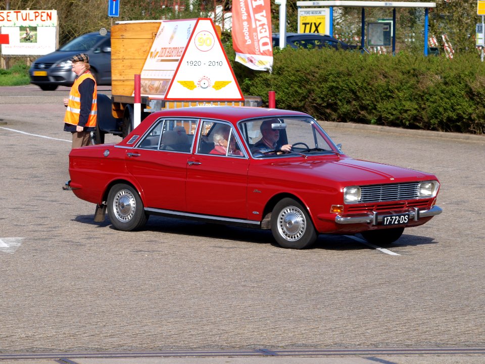 Ford Taunus, Dutch registration 17-72-DS pic-3