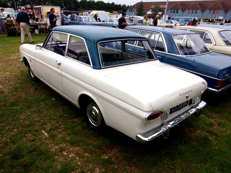Ford Taunus 12M P4 TS at the Autotron, dutch licence registration 32-74-BK p1