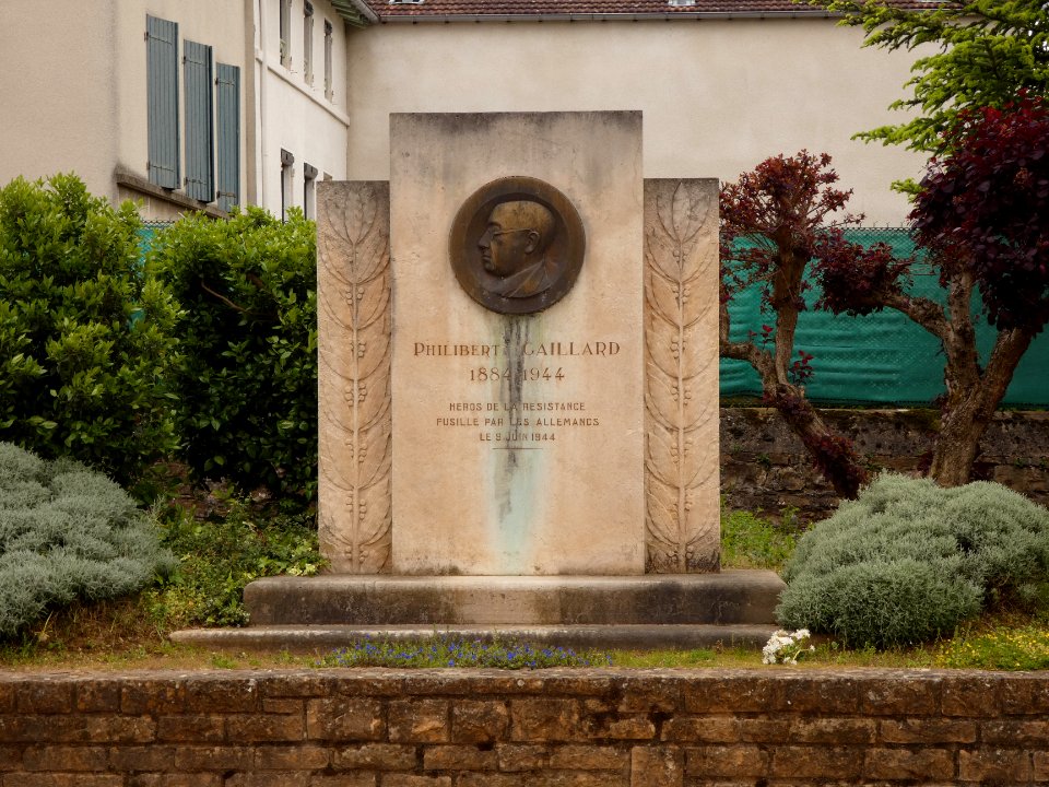 Fleurieu-sur-Saône - Avenue Philibert Gaillard - Monument à la mémoire de Philibert Gaillard 02