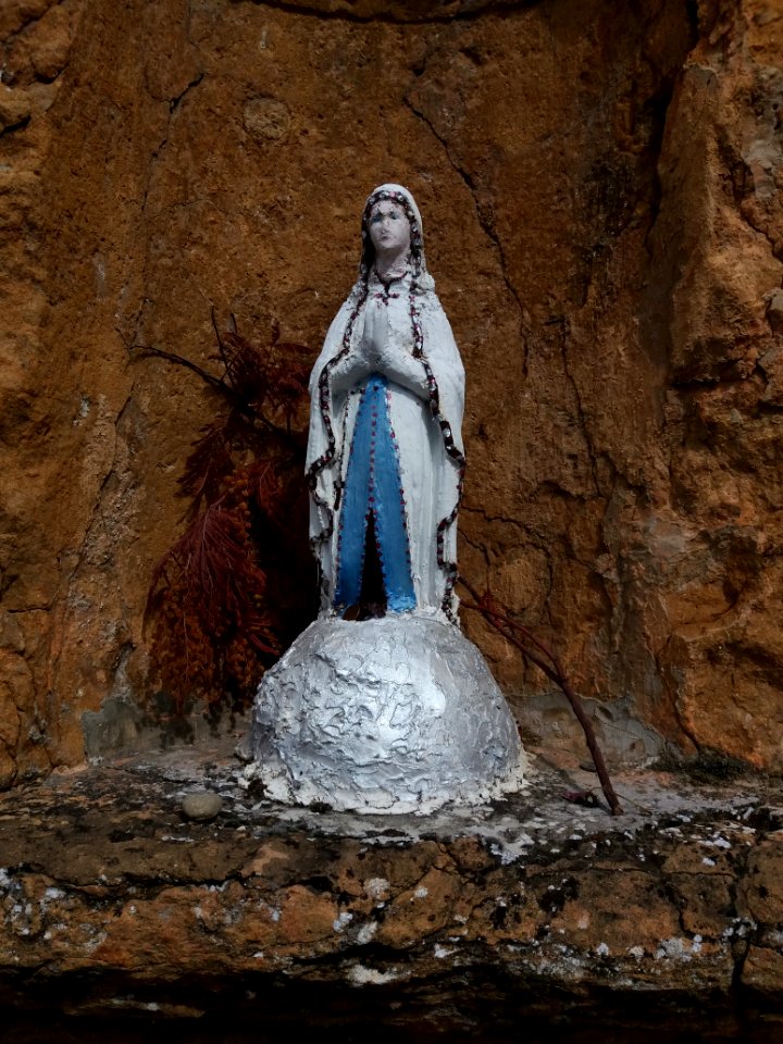 Fleurieu-sur-Saône - Rue de l'Ancienne Église - Vierge