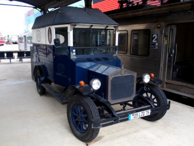 Fleur de Lys automobile photo 1