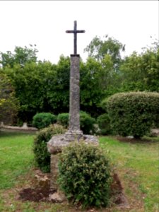 Fleurieu-sur-Saône - Rue Tourneyrand - Croix, à l'angle de la rue de la Cachette