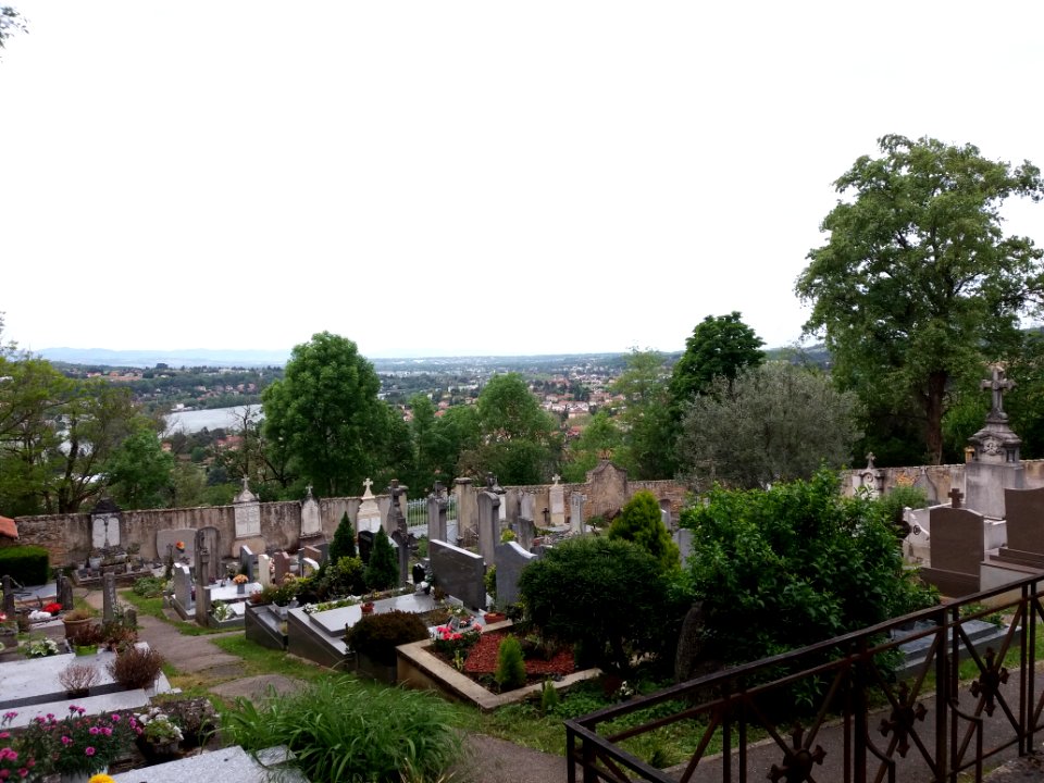 Fleurieu-sur-Saône - Chemin du Cimetière - Cimetière - Partie basse