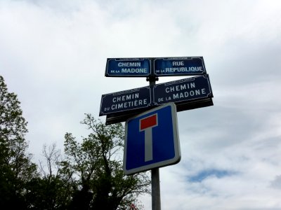 Fleurieu-sur-Saône - Chemin de la Madone - Plaques