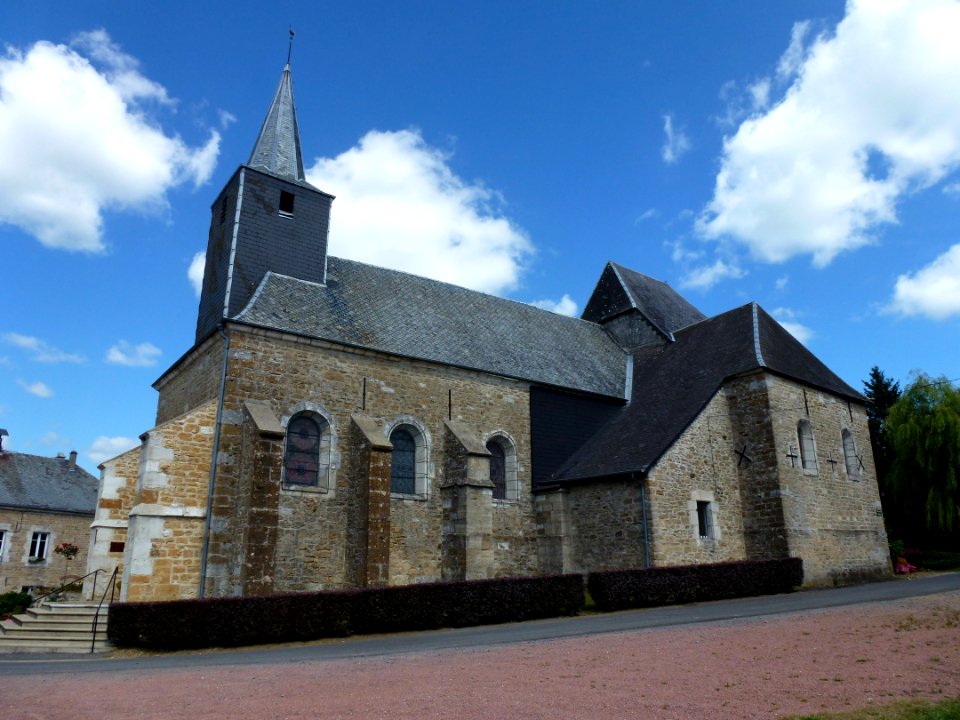 Flaignes (Ardennes) église Saint-Laurent, extérieur 02