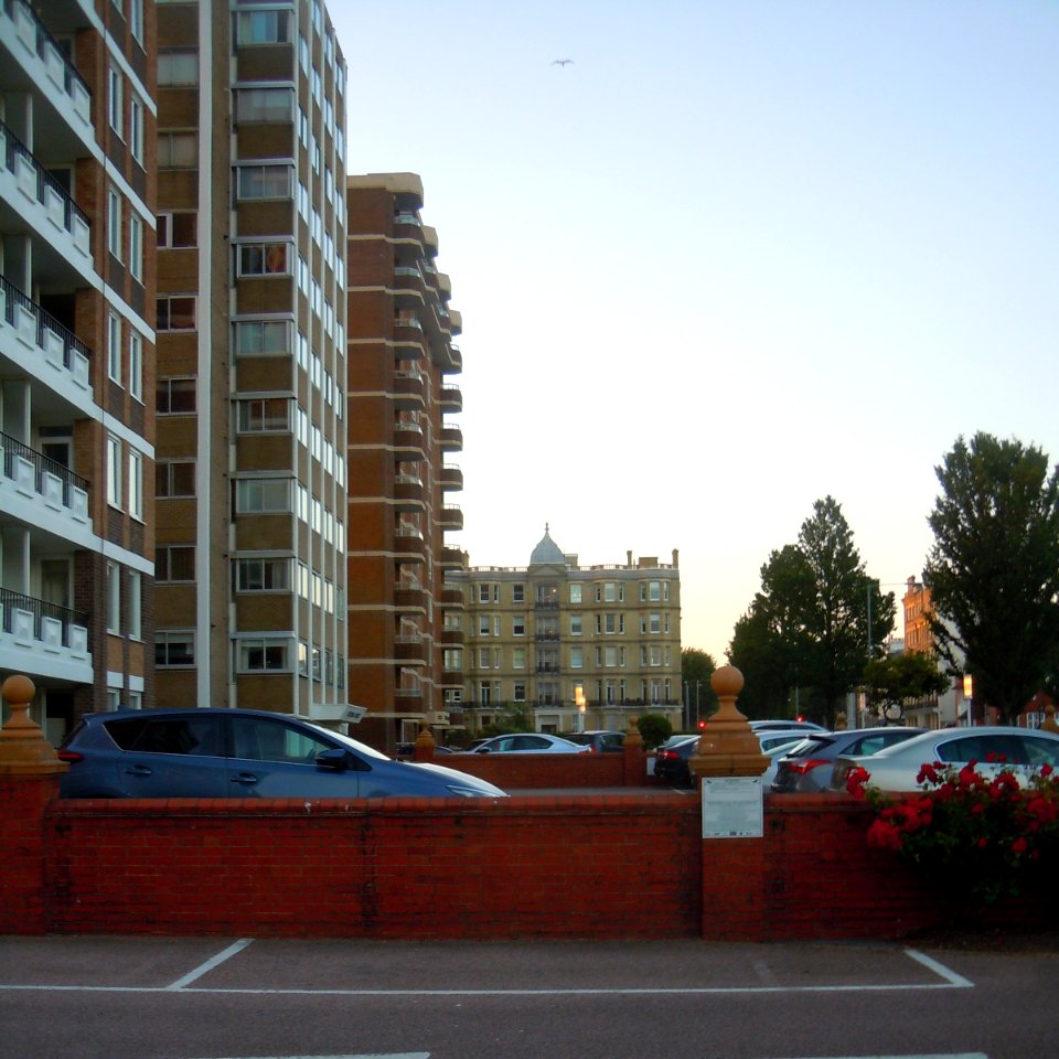 Flats at Grand Avenue, Hove (June 2017) (2)