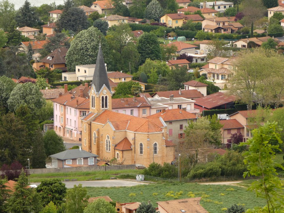 Fleurieu-sur-Saône - Chemin de la Madone - Vue sur l'église Saint-Martin