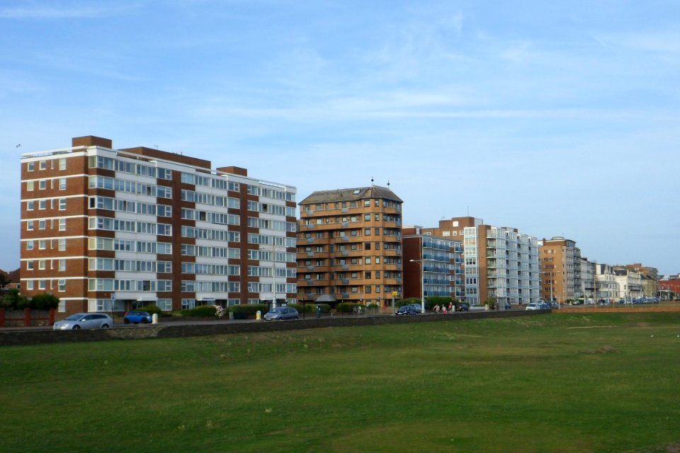 Flats at Kingsway, Hove (August 2013) (3)