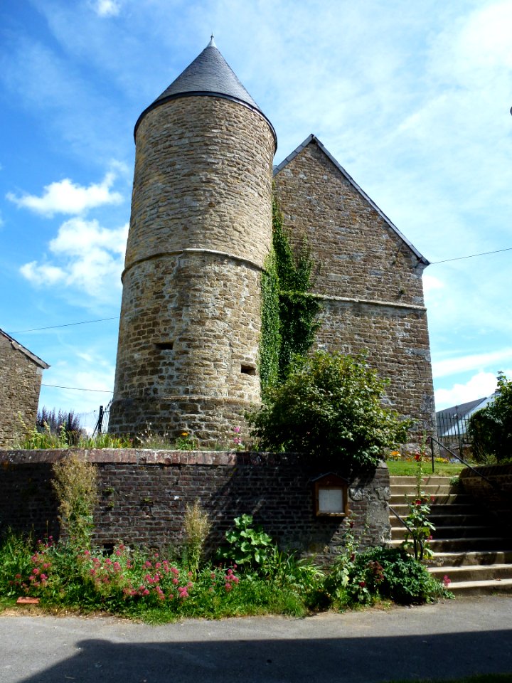Flaignes-Havys (Ardennes) église de Havys, tour