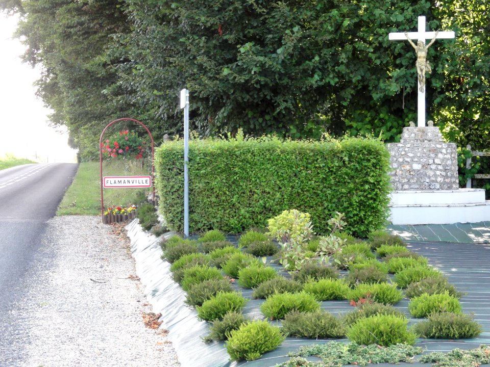 Flamanville (Seine-Mar.) entrée et calvaire