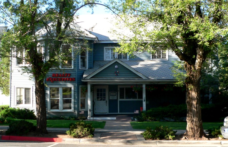 Flagstaff, Arizona 15 E Cherry 3