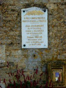 Flaignes-Havys (Ardennes) plaque communal monument aux morts Havys
