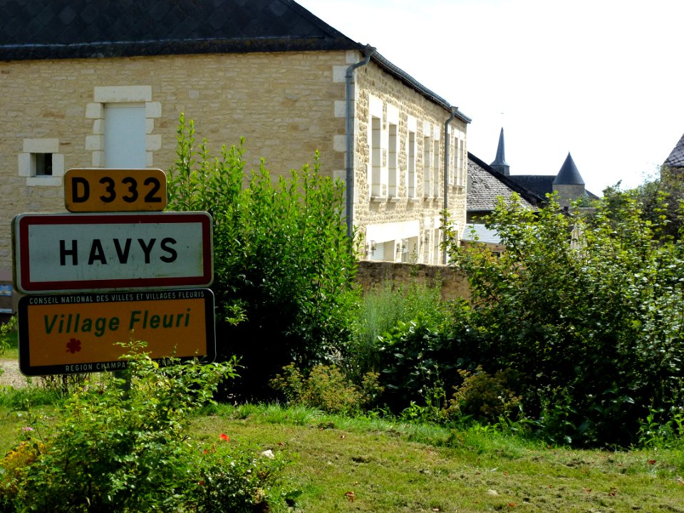Flaignes-Havys (Ardennes) city limit sign Havys