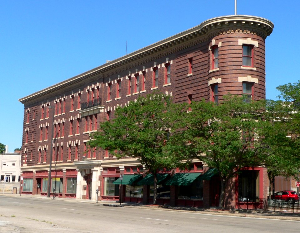 Flatiron Hotel (Omaha) from E 1